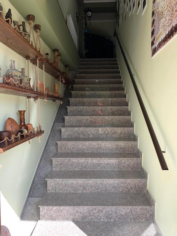 Art Hole Bed & Breakfast Kutaisi Luaran gambar