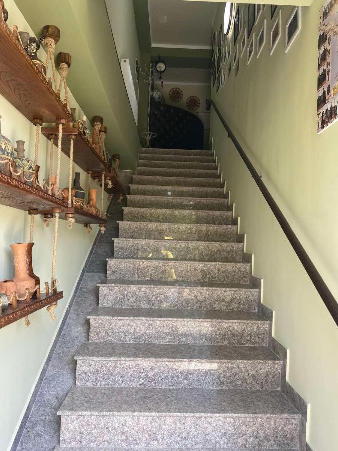Art Hole Bed & Breakfast Kutaisi Luaran gambar